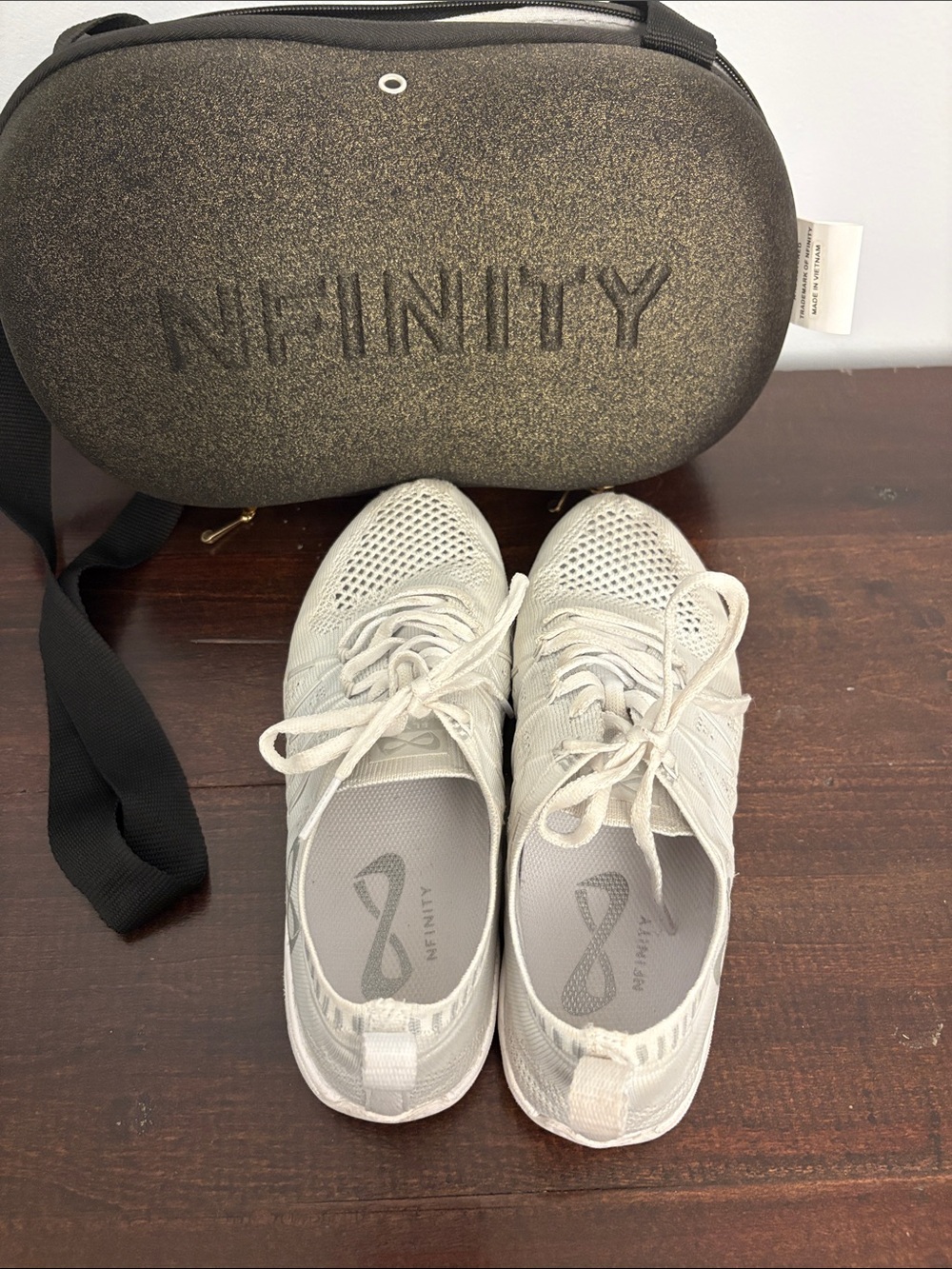 Nfinity Flyte shoes, size 6